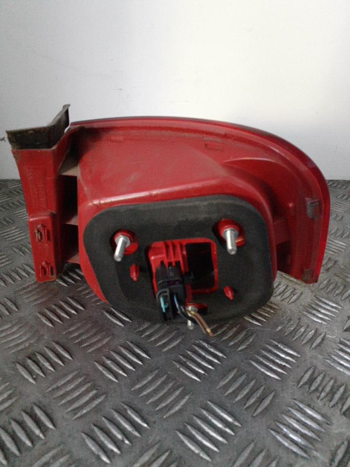 Fanale posteriore principale sinistro (luci) VOLKSWAGEN PASSAT 5 Deep Black Perleffekt (LC9X/2T) Gasolina - 1