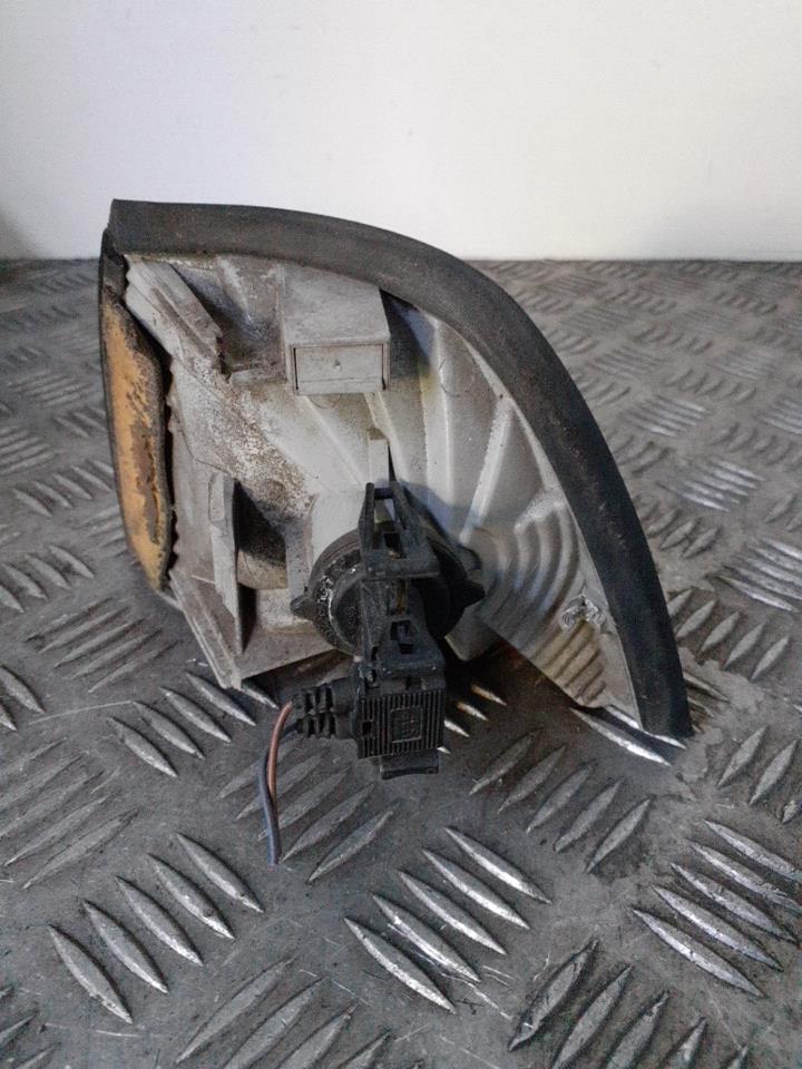 Gruppo ottico anteriore secondario destro (luci)(freccia) BMW SERIE 3 E36 Diamantschwarz (181) Gasolina - 1