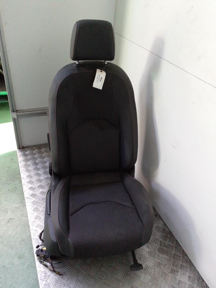 Siege avant droit SEAT LEON 3 ST PHASE 2 BREAK Essence - 1