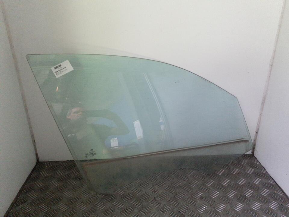Vitre avant droit BMW SERIE 1 E87 PHASE 2   Schwarz II (668)  - 1
