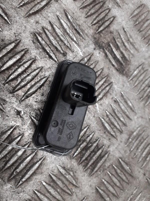 Bouton de coffre RENAULT LATITUDE Gris Lave (TEWXA) Diesel - 1