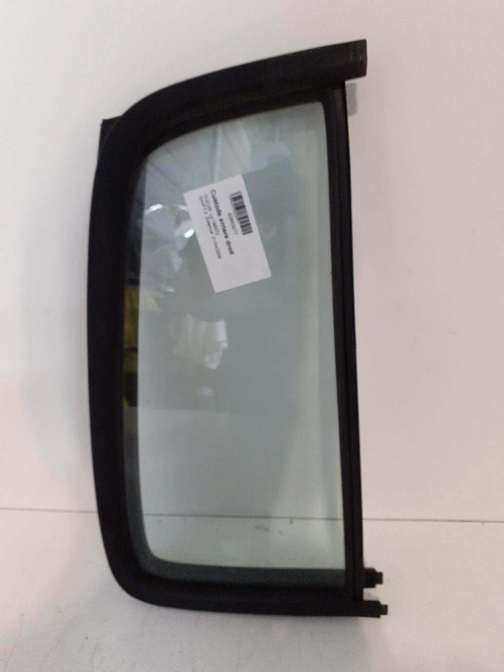 Vetro laterale fisso posteriore destro (portiera) SUZUKI SWIFT 3 Gasolina - 1