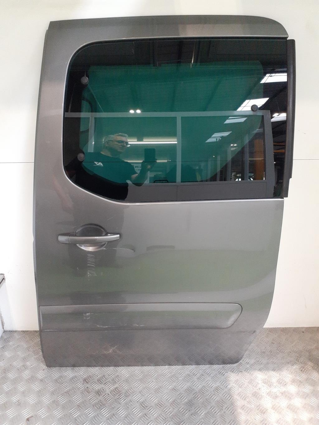Porte laterale gauche PEUGEOT PARTNER 2 PHASE 1 Gris Moondust (KTQ) Diesel - 1