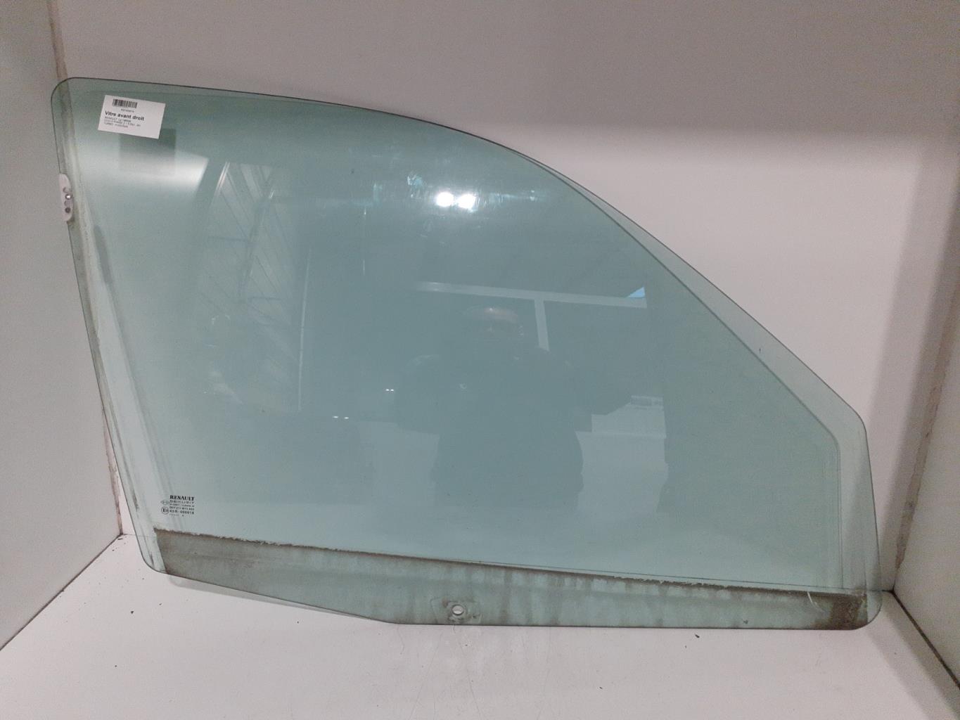 Vitre avant droit RENAULT CLIO 2 PHASE 2 Blanc Glacier (OV369) Diesel - 1