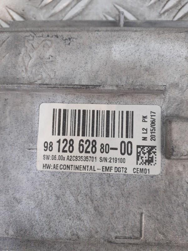 Ecran GPS PEUGEOT 2008 1 PHASE 1 Gris Artense (KCA/F4) Diesel - 1