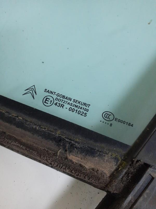 Ventanilla triangular delantera izquierda (puerta) CITROEN C4 1 PHASE 1 Gris Iceland (EYL) Diésel - 1