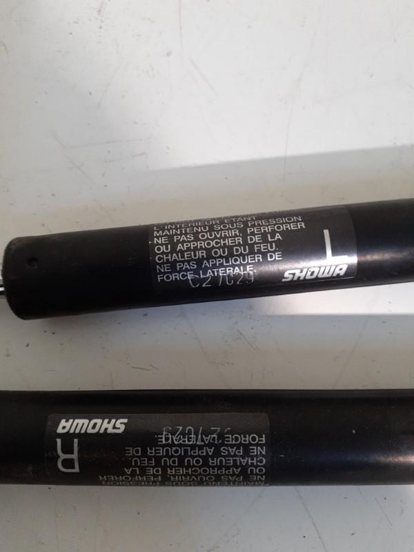 Verin de coffre SUZUKI SWIFT 3 Essence - 1