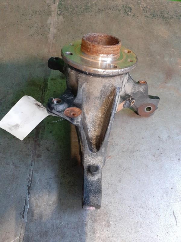 Fusee avant droit RENAULT WIND CABRIOLET Essence - 1