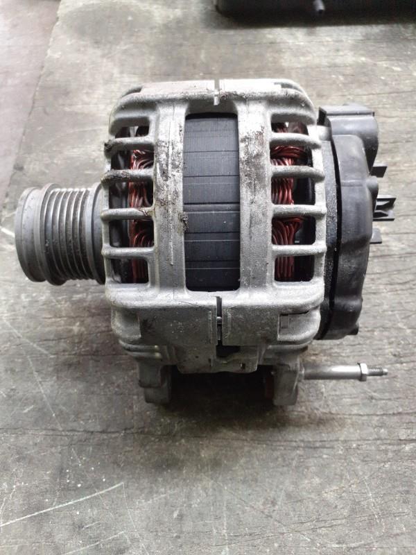 Alternatore VOLKSWAGEN T-ROC PHASE 1 Schwarz (L041/A1) Diésel - 1