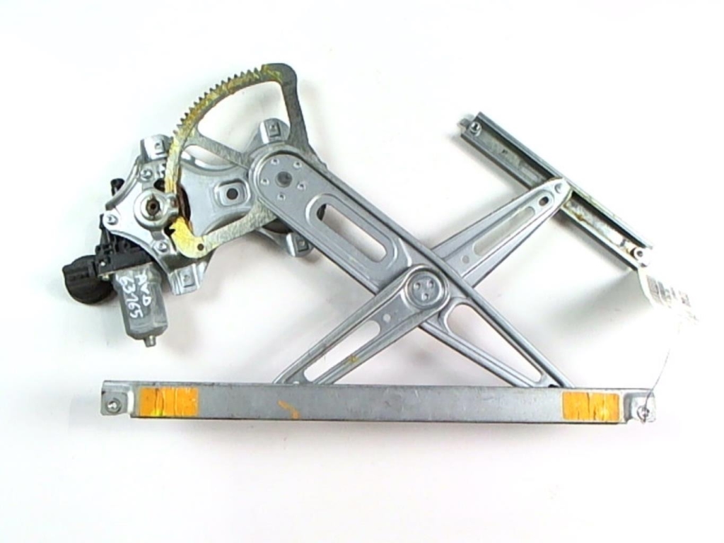 Lève-vitre électrique Avant Droit Pour Toyota Yaris 2 Phase 1 - Pièce D'occasion, Référence 698100D031