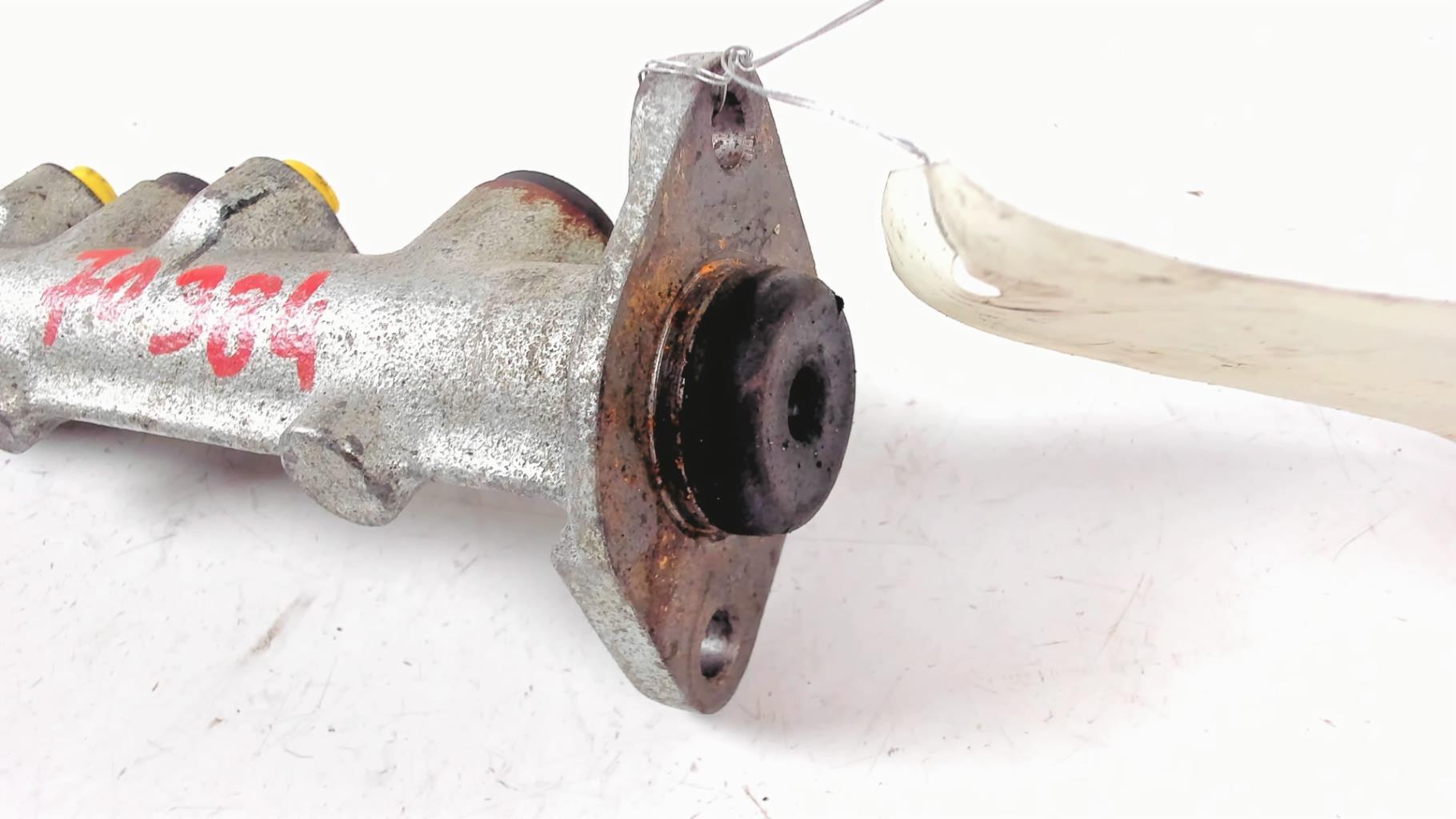 Maitre cylindre (freinage) MICROCAR MGO  - 1