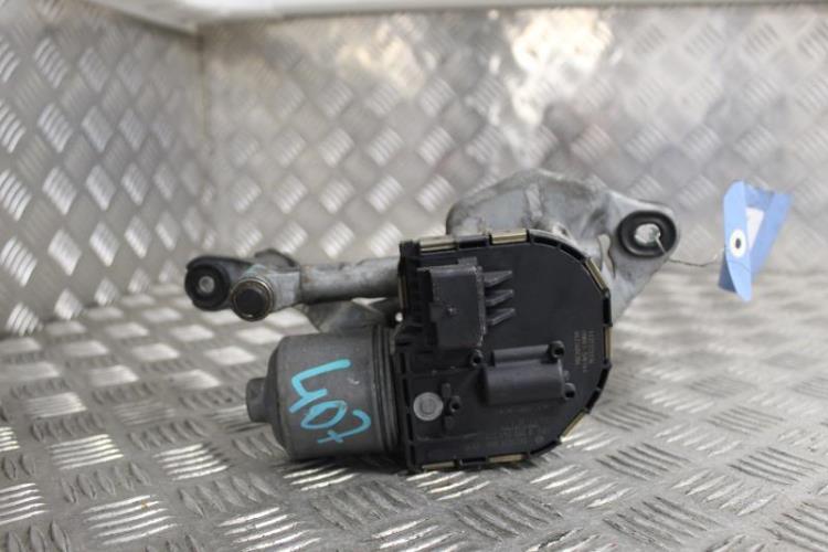 Moteur essuie glace avant droit