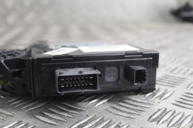 Moteur lève vitre avant droit