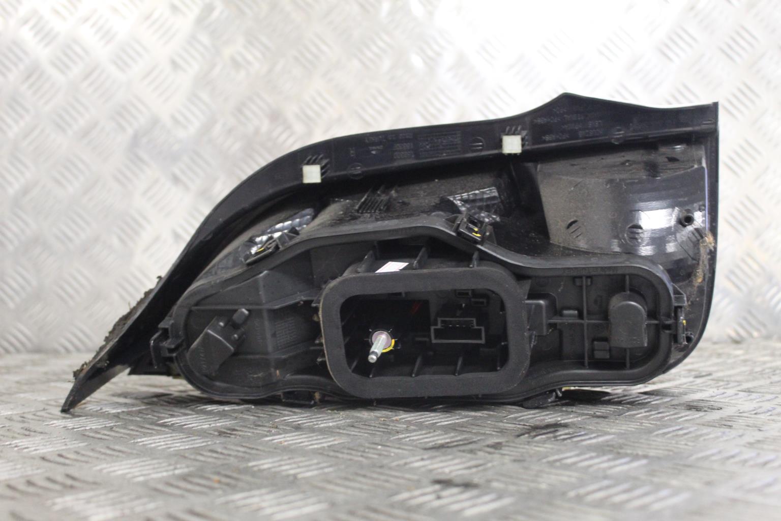 Fanale posteriore principale destro (luci) VOLKSWAGEN UP  - 1