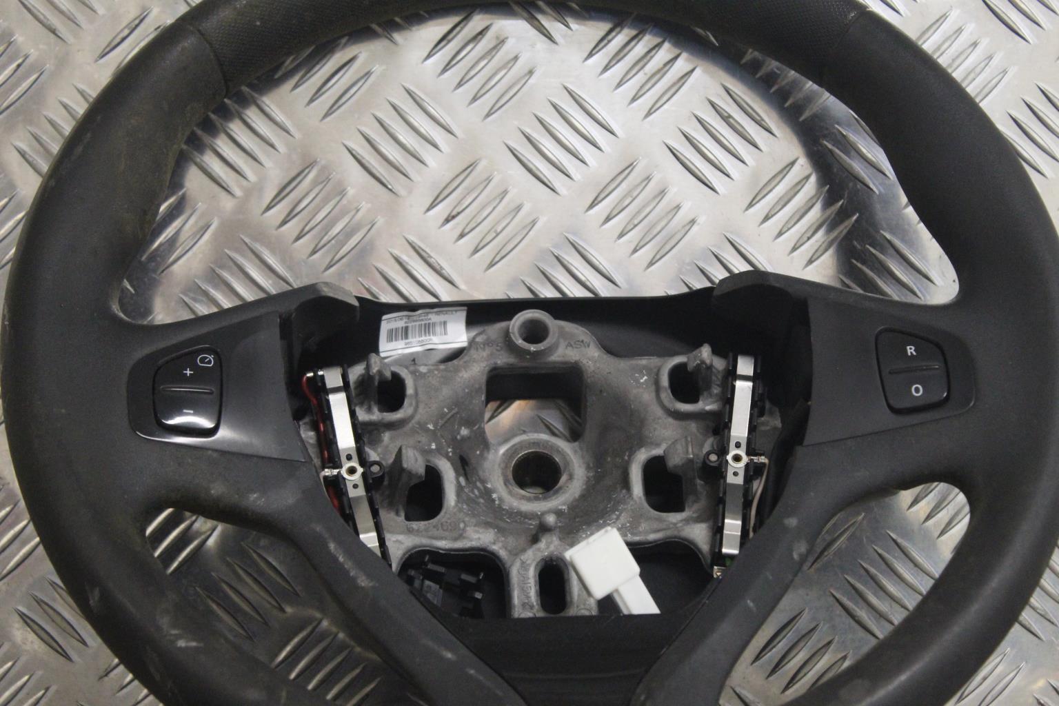 Volant RENAULT CLIO 4 PHASE 1 Diesel - 1