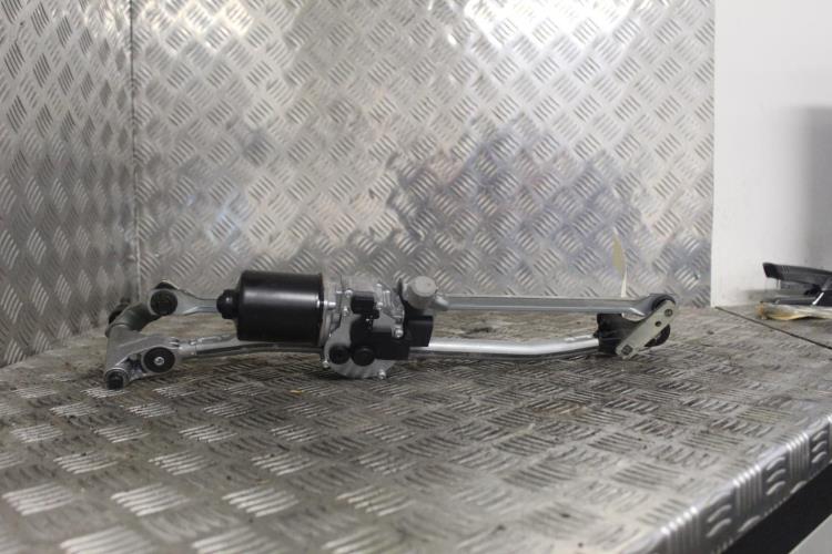 Moteur essuie glace avant