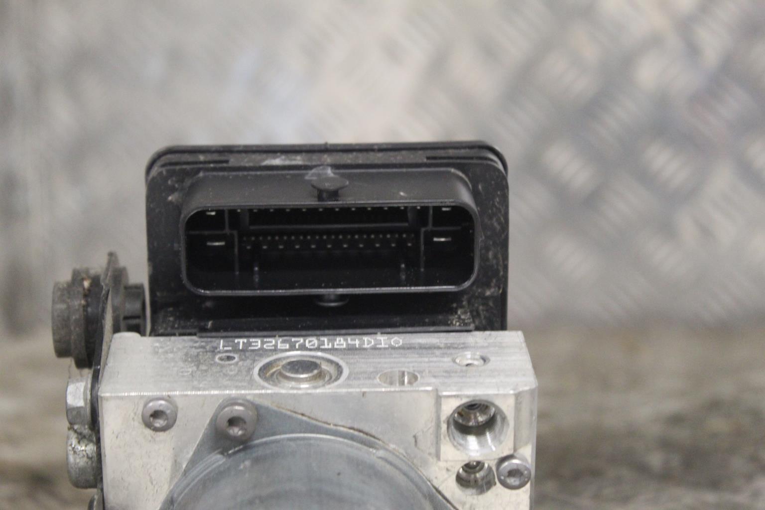 Blocco ABS (antibloccaggio freni) VOLKSWAGEN UP  - 1