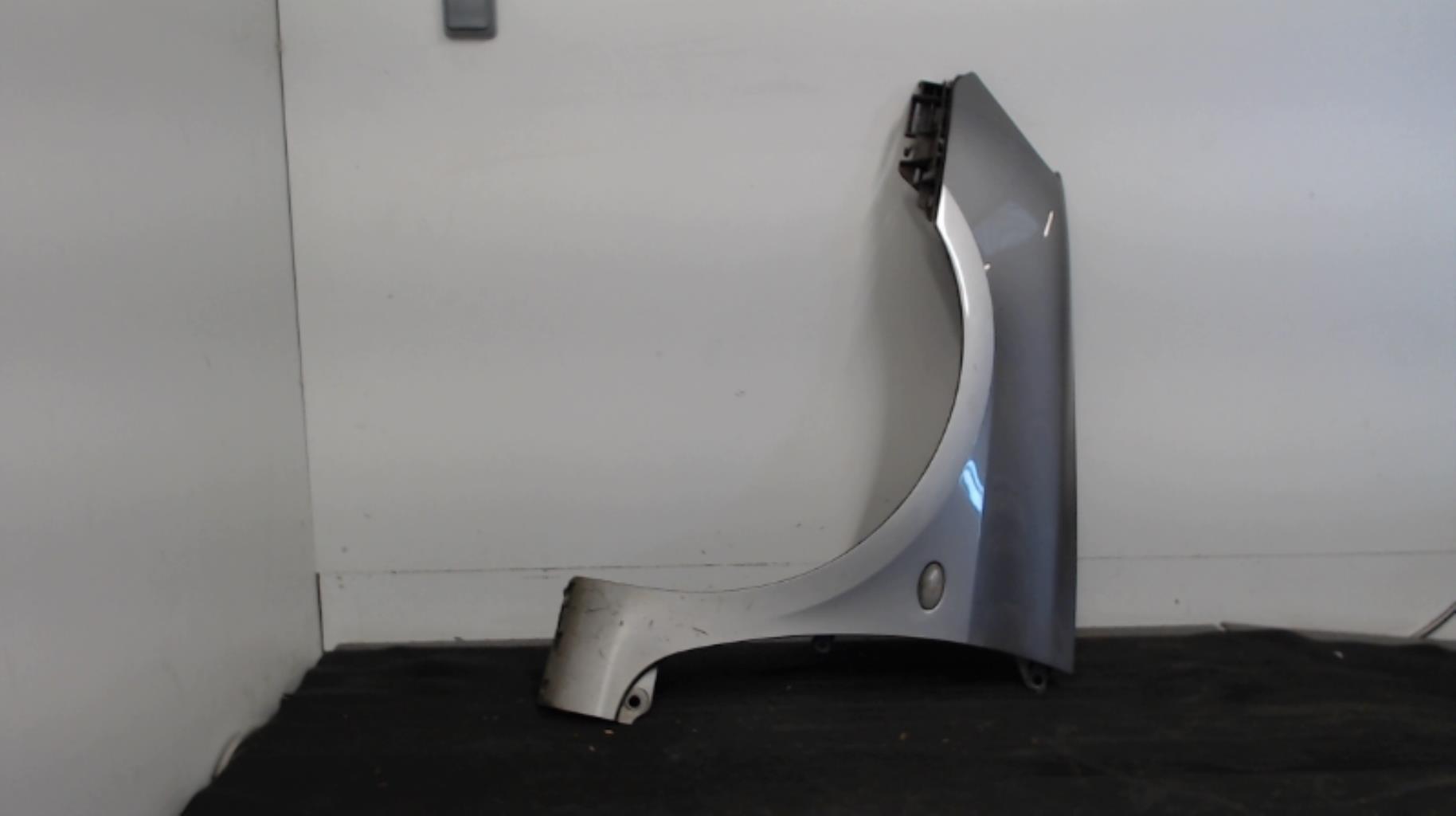 Parafango anteriore sinistro PEUGEOT 307 PHASE 1 BREAK Diésel - 1