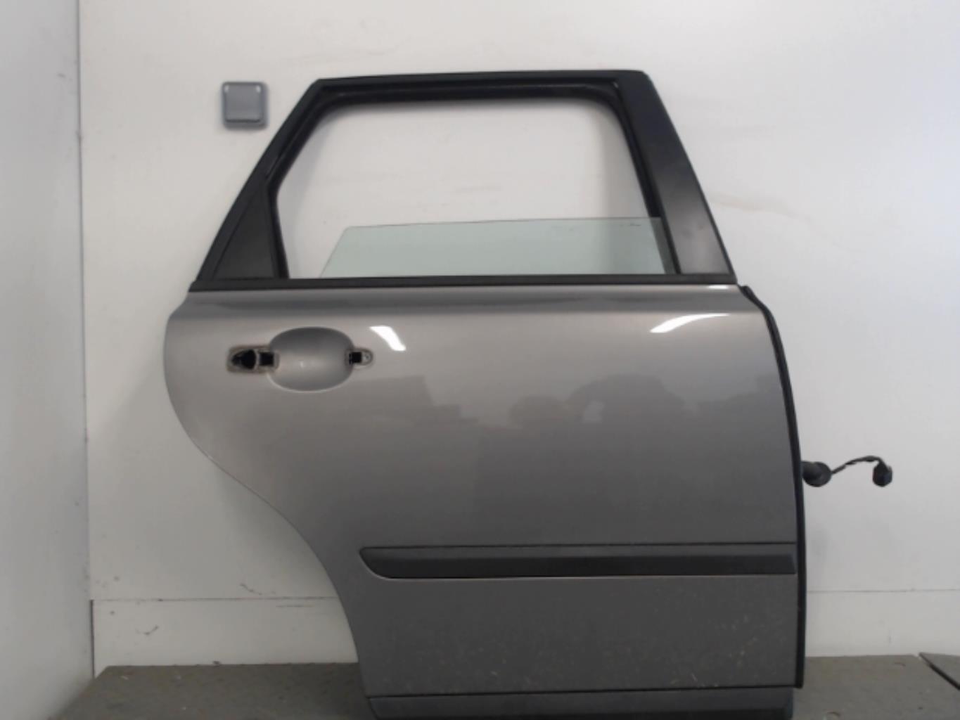 Portiera posteriore destra VOLVO V 50 PHASE 1 BREAK Diésel - 1