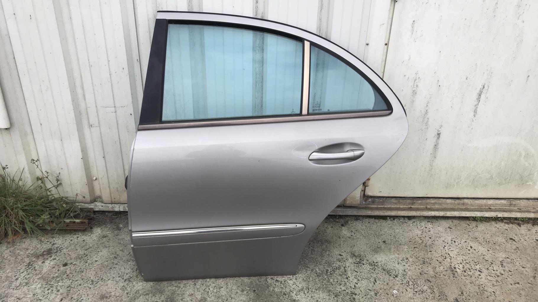 Portiera posteriore sinistra MERCEDES CLASSE E 211 PHASE 1 Diésel - 1