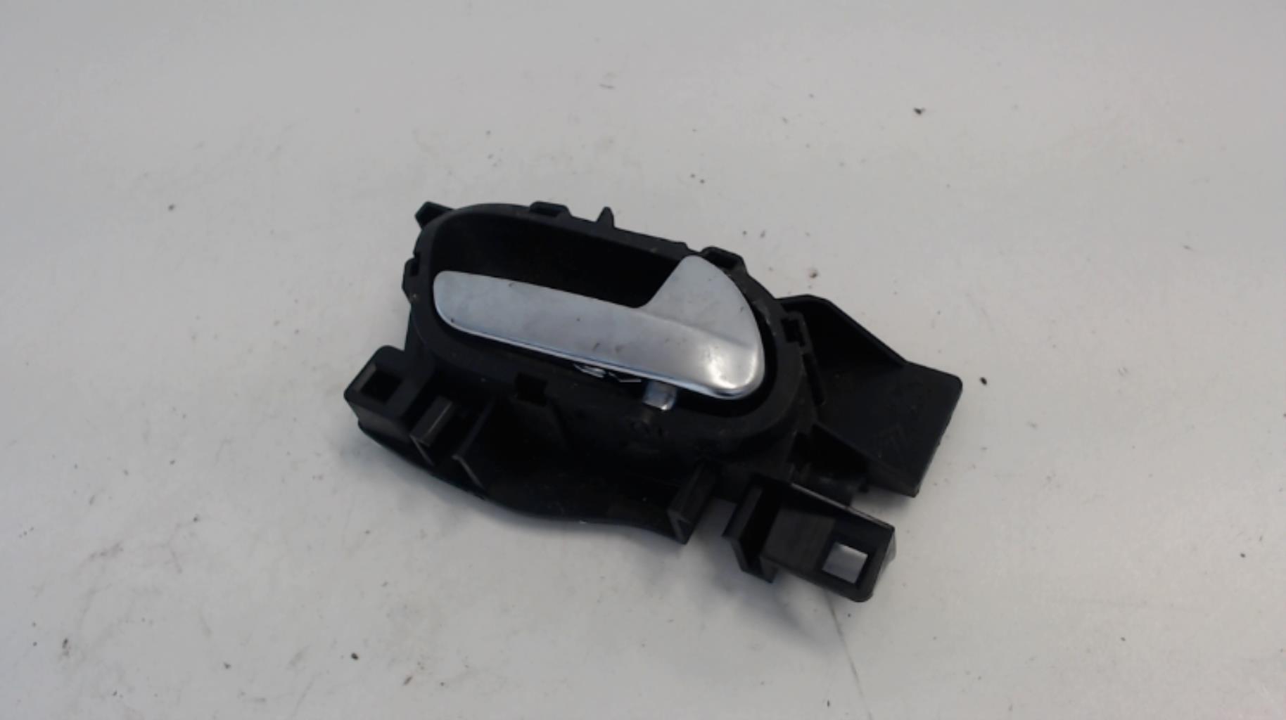 Maniglia interna posteriore destra PEUGEOT 208 1 PHASE 2 Gasolina - 1