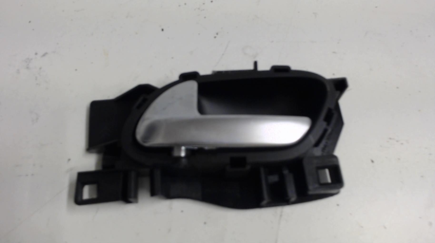 Maniglia interna posteriore sinistra PEUGEOT 208 1 PHASE 2 Gasolina - 1