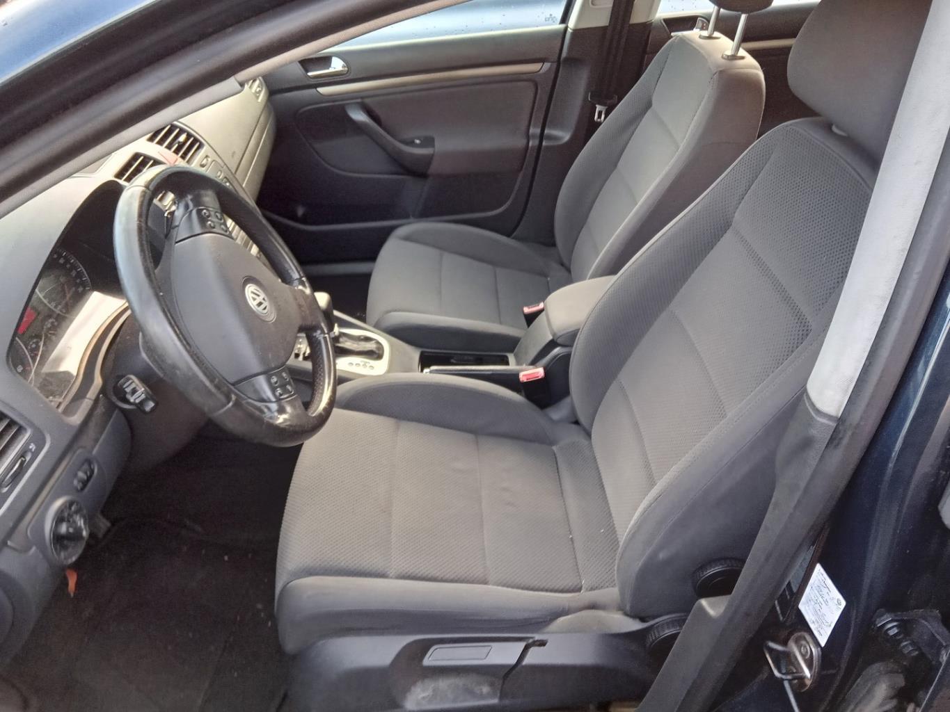 Aggancio cintura sicurezza anteriore destro VOLKSWAGEN GOLF 5 Diésel - 1