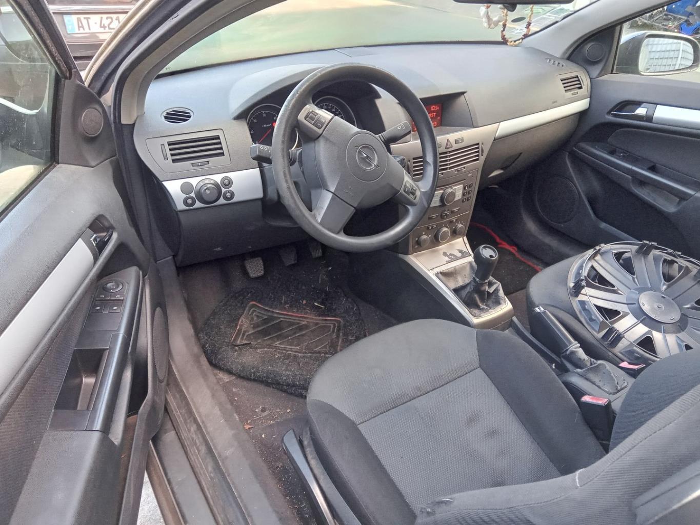 Levier frein à main OPEL ASTRA H GTC PHASE 1 Diesel - 1