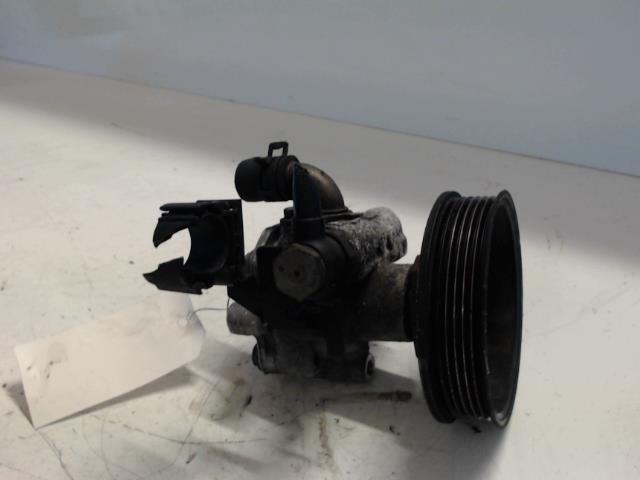 Pompe de direction VOLKSWAGEN GOLF 4 Essence - 1