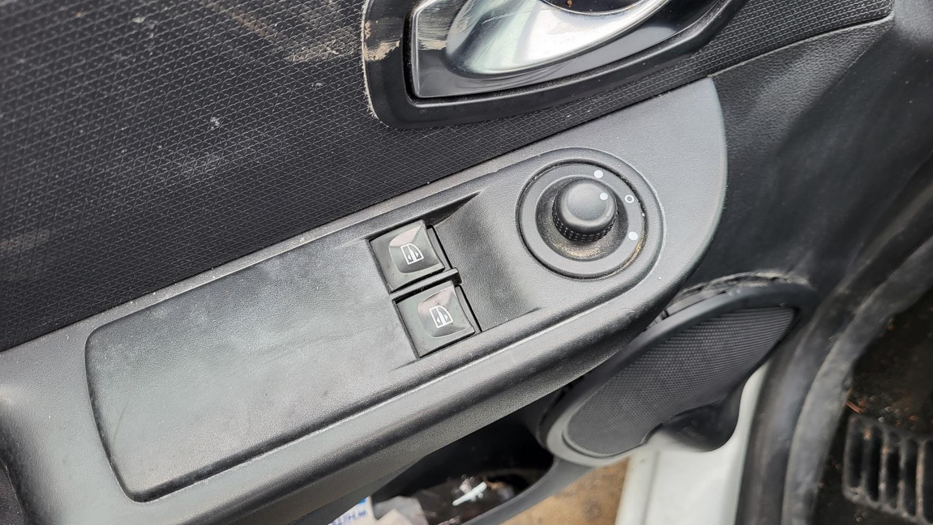 Interruttore lavacristalli anteriore sinistro RENAULT CLIO 4 PHASE 1 Diésel - 1