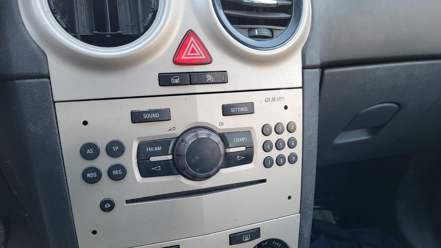 Bouton de warning OPEL CORSA D PHASE 1 Diesel - 1