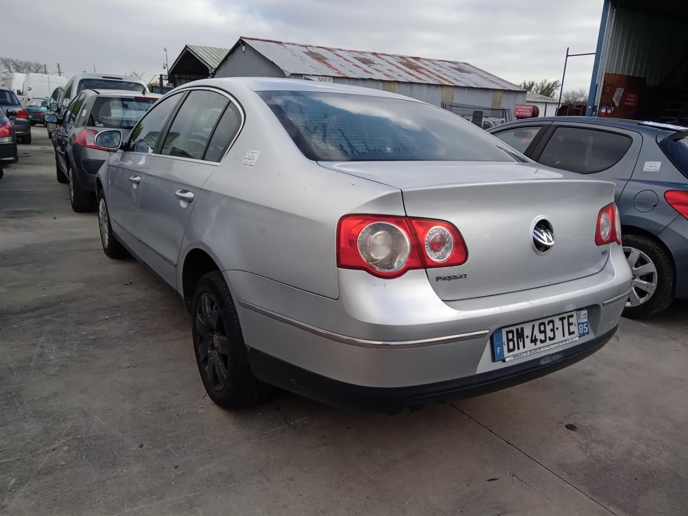 Portabagagli/Portellone posteriore VOLKSWAGEN PASSAT 5 Diésel - 1