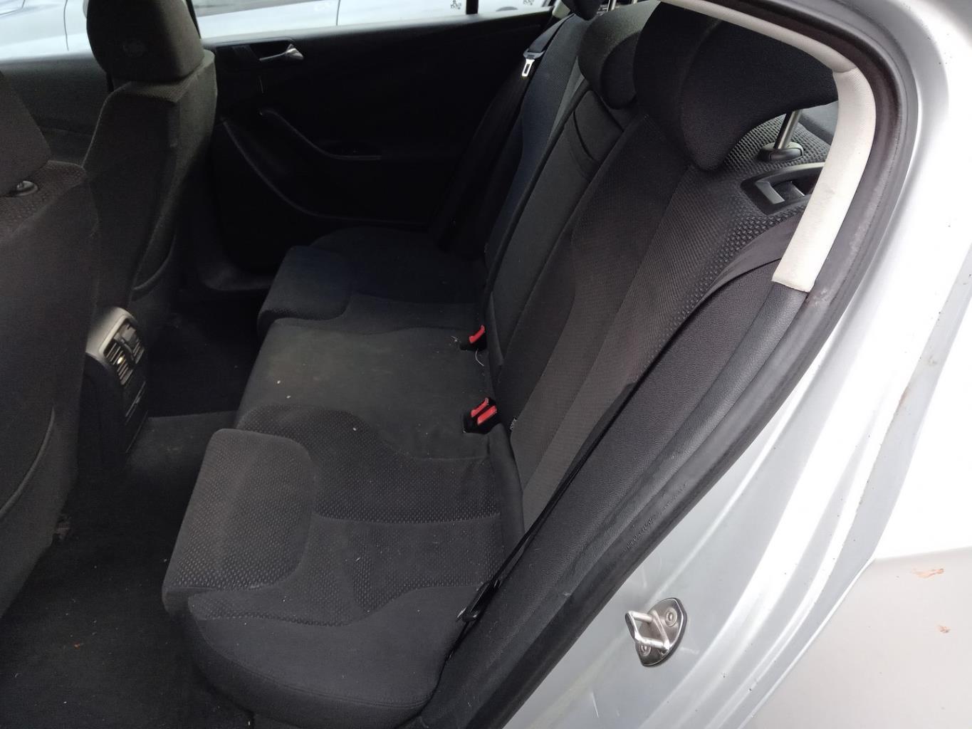 Aggancio cintura sicurezza posteriore destro VOLKSWAGEN PASSAT 5 Diésel - 1