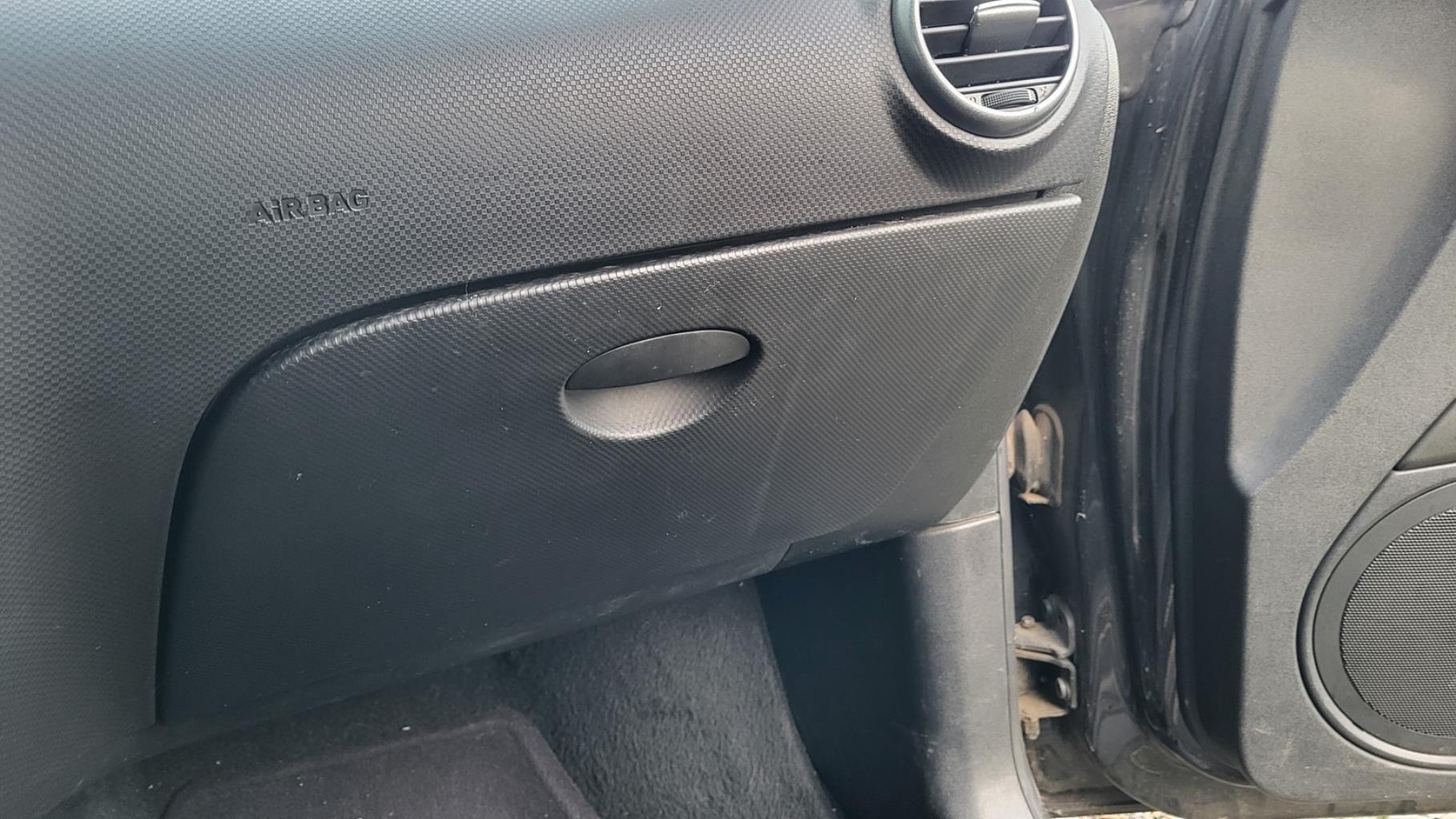 Boite a gants SEAT LEON 2 PHASE 1 Diesel - 1