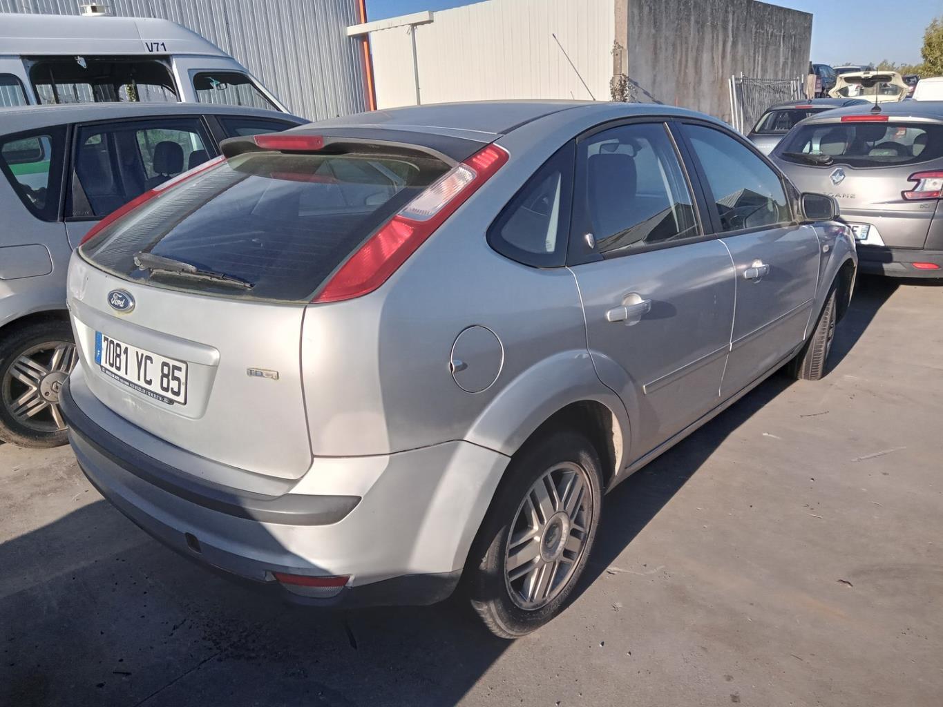 Feu de recul droit FORD FOCUS 2 PHASE 1 Diesel - 1