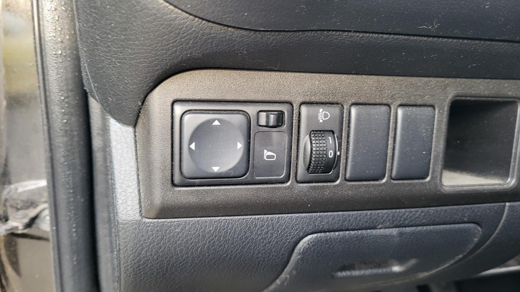 Commande retroviseurs NISSAN NOTE 1 PHASE 1 Diesel - 1
