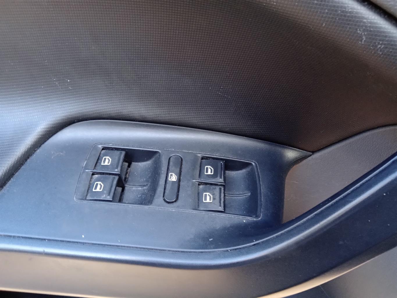 Interruttore lavacristalli anteriore sinistro SEAT IBIZA 4 PHASE 1 Diésel - 1
