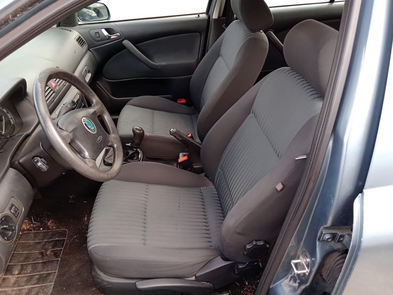 Aggancio cintura sicurezza anteriore destro SKODA OCTAVIA 1 PHASE 2 Diésel - 1