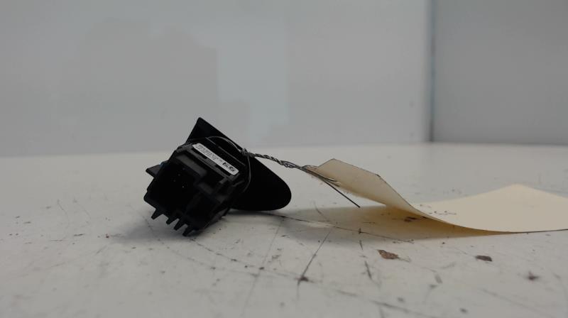 Bouton de warning RENAULT CLIO 4 PHASE 1 Diesel - 1