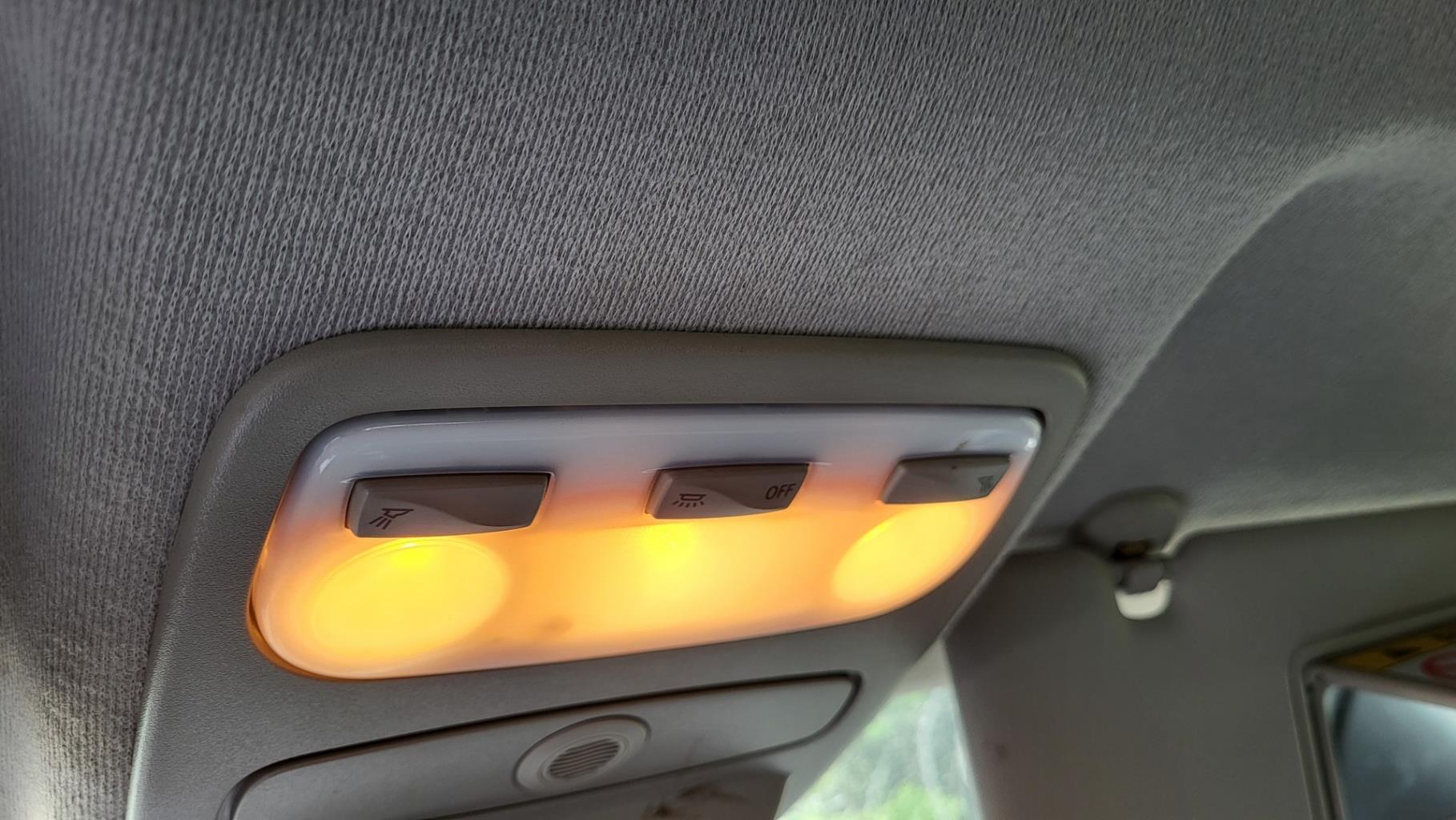 Eclairage de plafonnier RENAULT CLIO 4 PHASE 1 Essence - 1