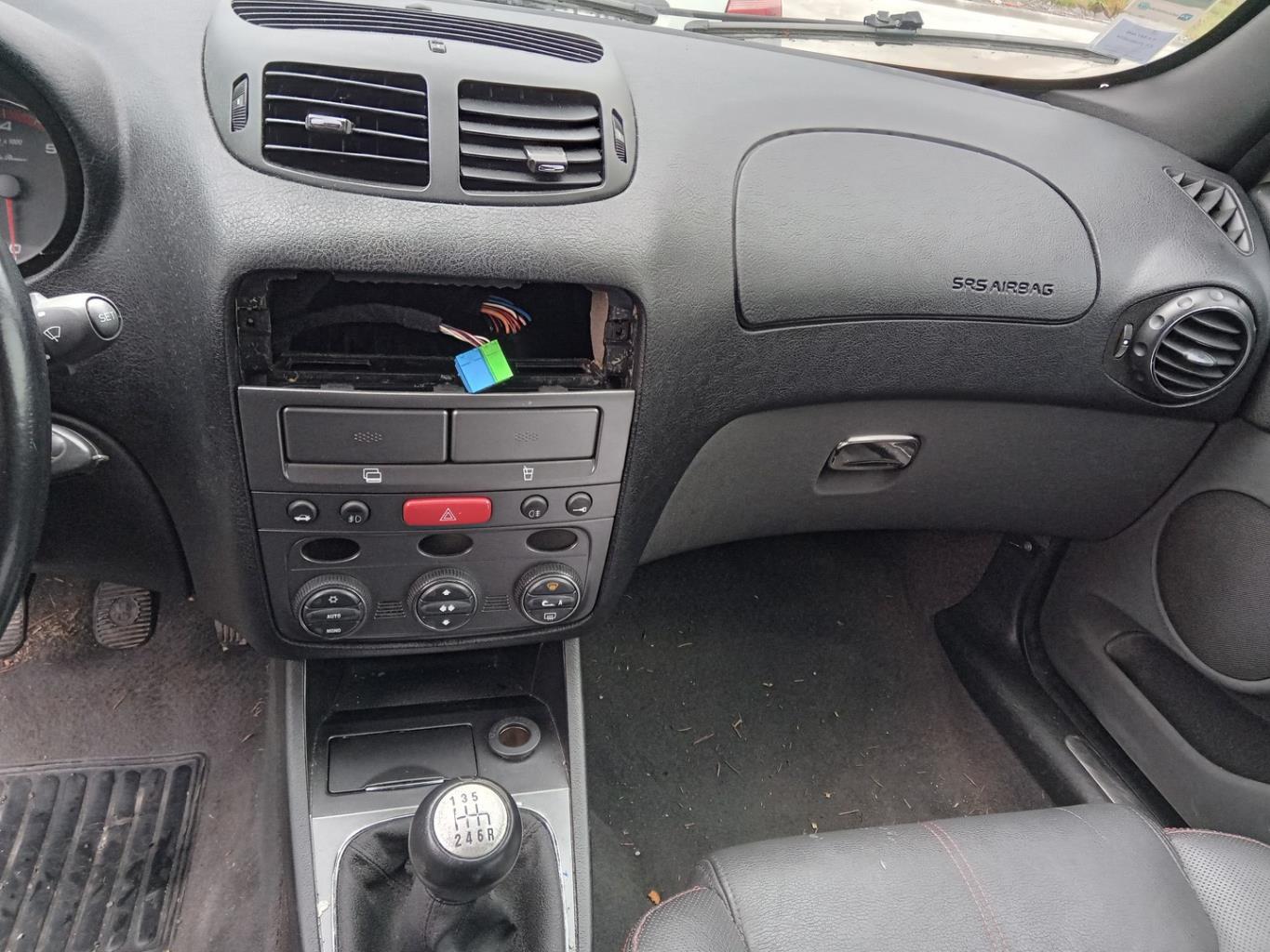 Bouton de warning ALFA ROMEO 147 PHASE 2 Diesel - 1