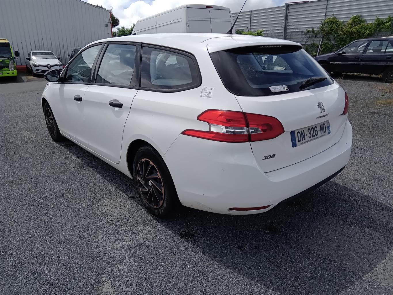 Maniglia portiera posteriore sinistra PEUGEOT 308 2 SW PHASE 1 BREAK Diésel - 1