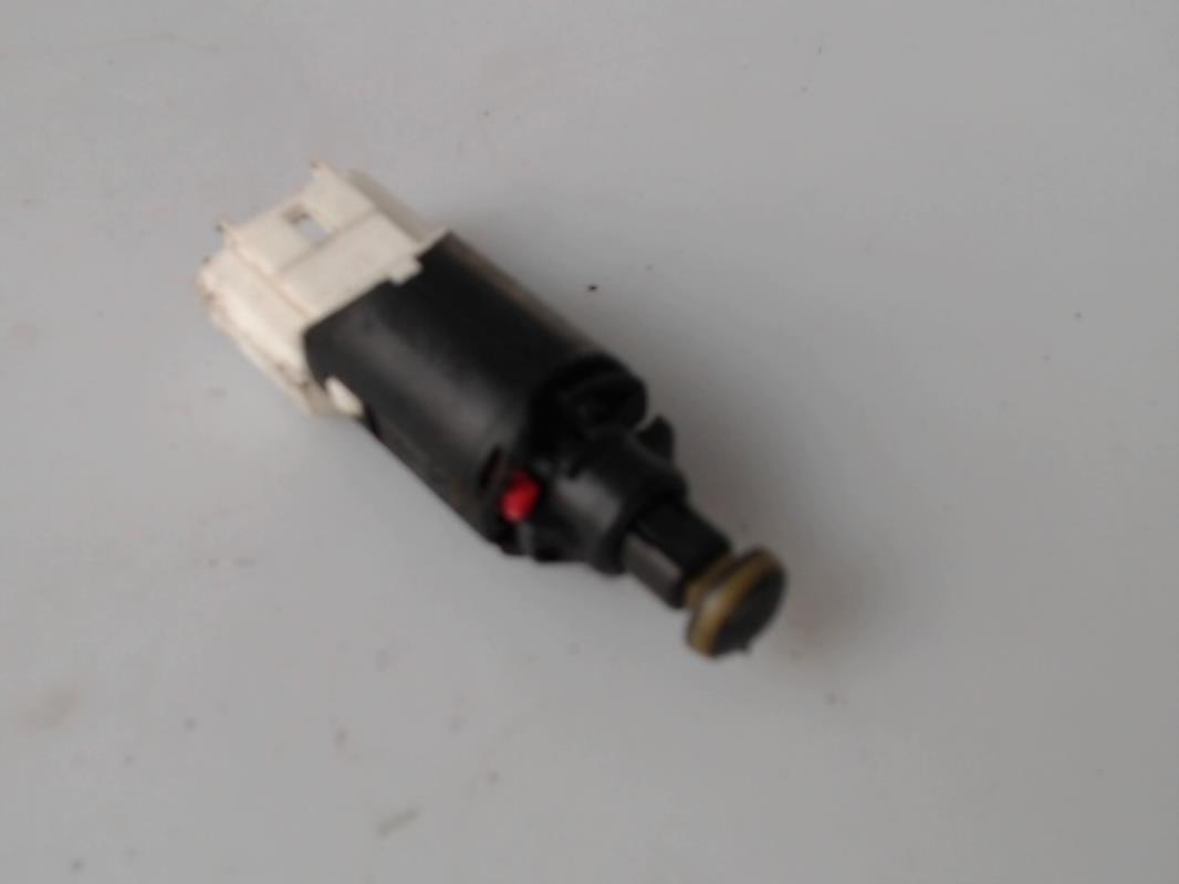 Contacteur feu stop PEUGEOT 307 PHASE 1 BREAK Diesel - 1