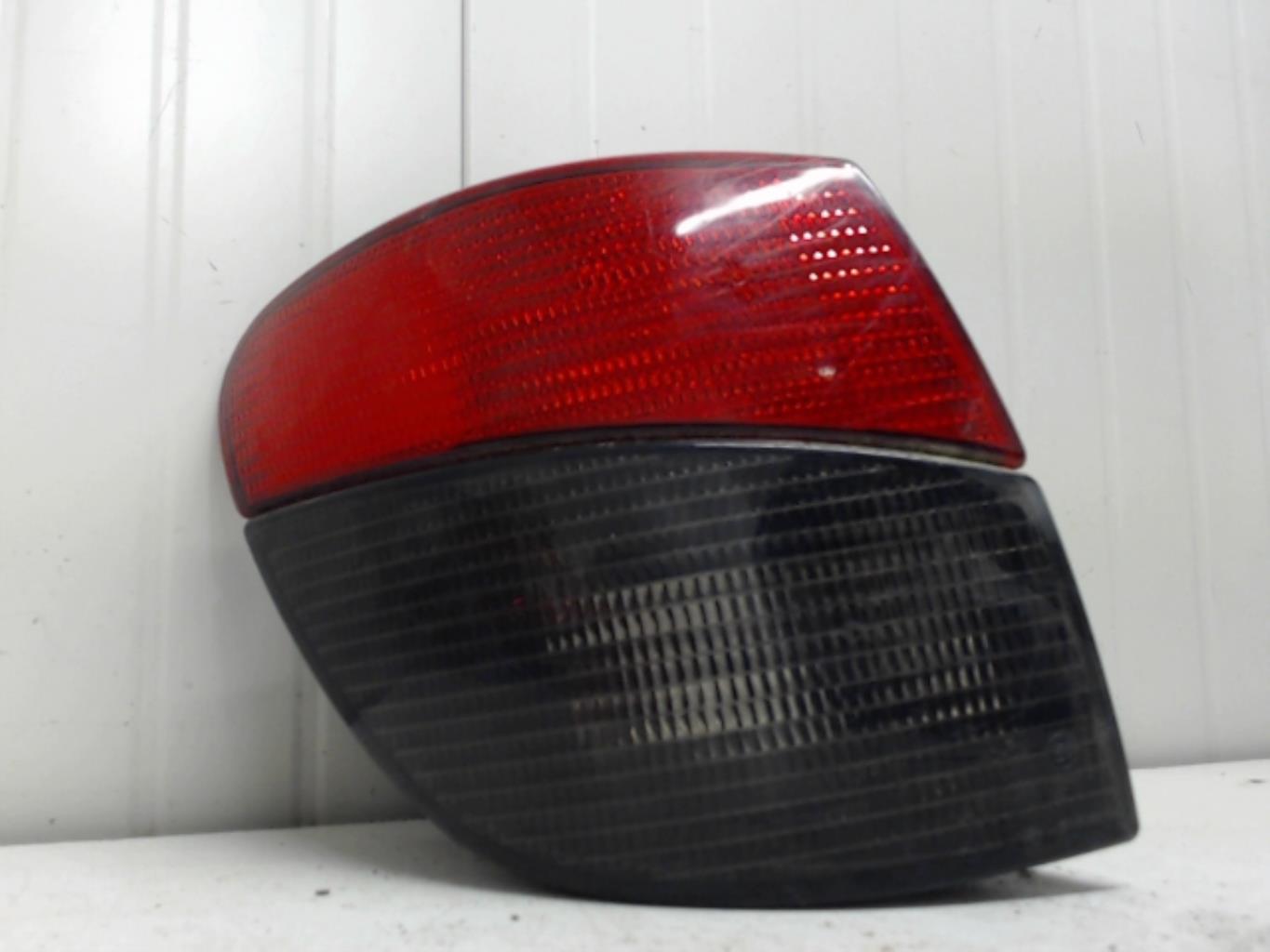 Fanale posteriore principale sinistro (luci) PEUGEOT 406 PHASE 1 BREAK Diésel - 1