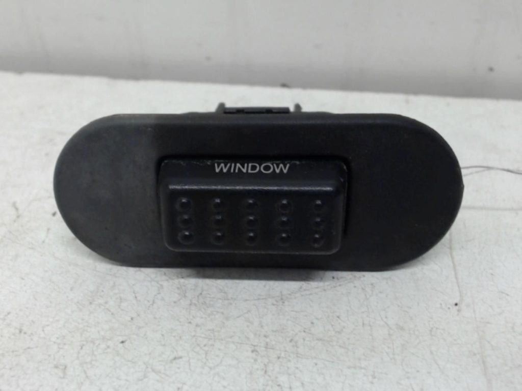 Pulsante del bagagliaio HYUNDAI SANTA FE 1 Diésel - 1