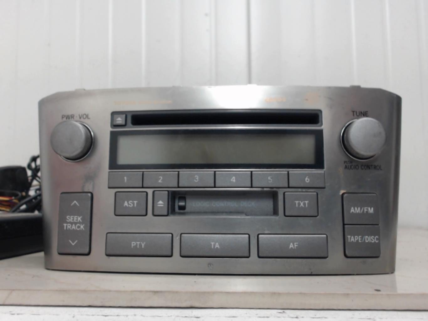 Autoradio TOYOTA AVENSIS 2 PHASE 1 BREAK Diésel - 1