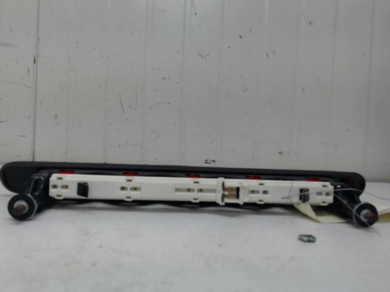 Feu arriere stop central SUZUKI SWIFT 3 Essence - 1