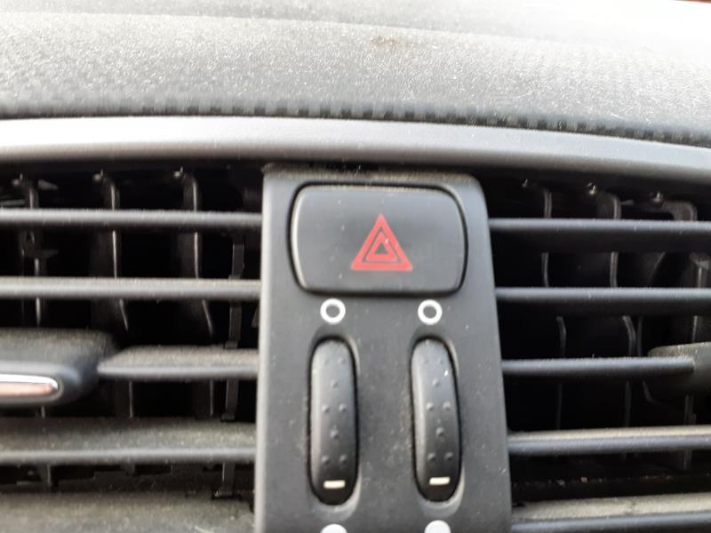 Bouton de warning FIAT BRAVO 2 Diesel - 1