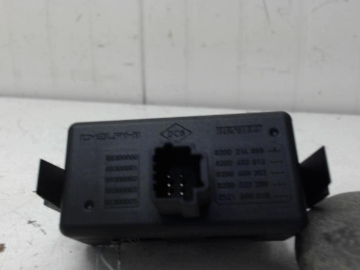 Bouton de warning RENAULT MEGANE 3 PHASE 1 Diesel - 1