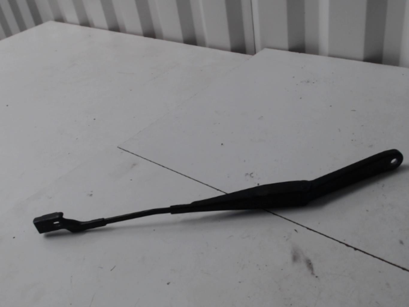 Braccio tergicristallo anteriore sinistro FORD FIESTA 6 PHASE 1 Diésel - 1